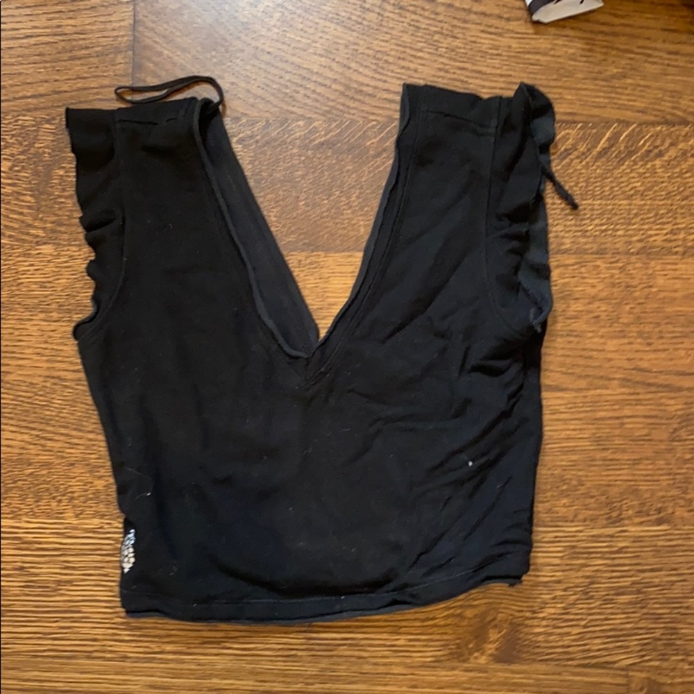 FREE PEOPLE RUFFLE SLEEVE CROP TOP